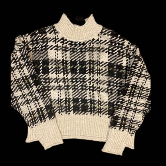 Sweaters - Picture 2 of 3